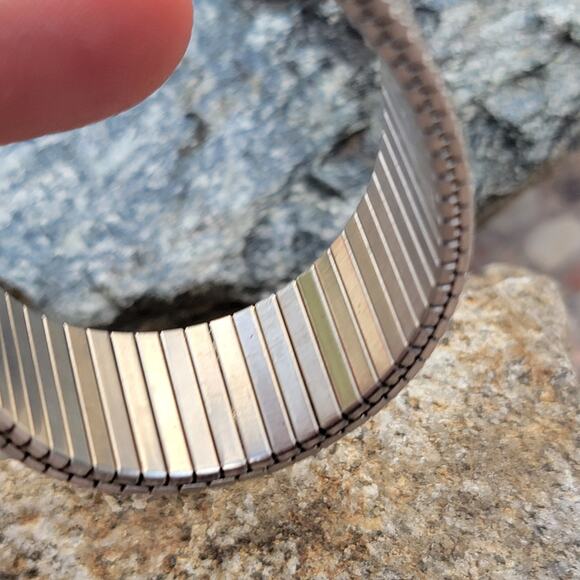 Vintage Watches Sergio Valente Blue Dial Watch Silver Mesh Band Quartz Retro - Picture 10 of 10